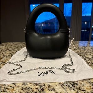 Zara Rigid Bag
